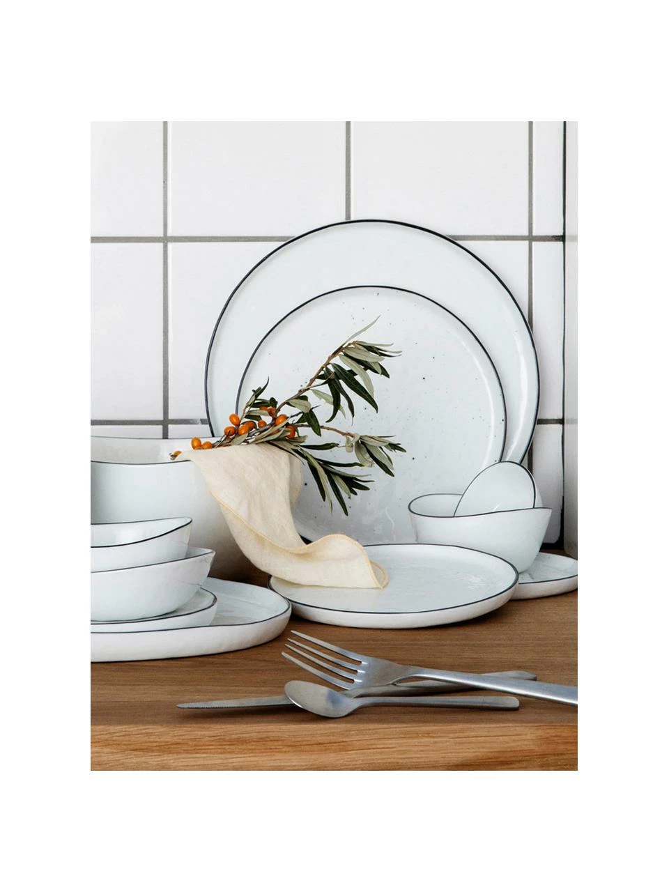 Broste Copenhagen Assiette à dessert en porcelaine faite main Salt, 4 pièces, Ø 22 cm 4 Broste Copenhagen Assiette à dessert en porcelaine faite main Salt, 4 pièces, Ø 22 cm – Image 2