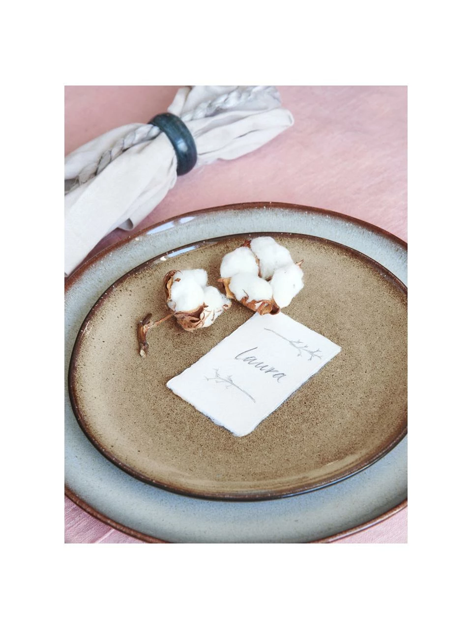 Bloomingville Assiette plate faite à la main Sandrine, Ø 29 x haut. 3 cm 8 Bloomingville Assiette plate faite à la main Sandrine, Ø 29 x haut. 3 cm – Image 6