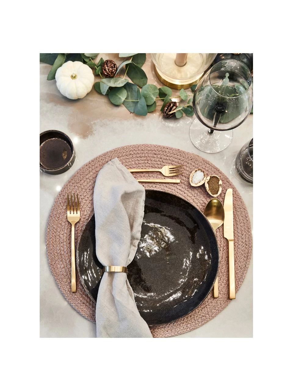 Broste Copenhagen Assiette plate faite main Nordic Coal, 4 pièces, Ø 26 cm 7 Broste Copenhagen Assiette plate faite main Nordic Coal, 4 pièces, Ø 26 cm – Image 5