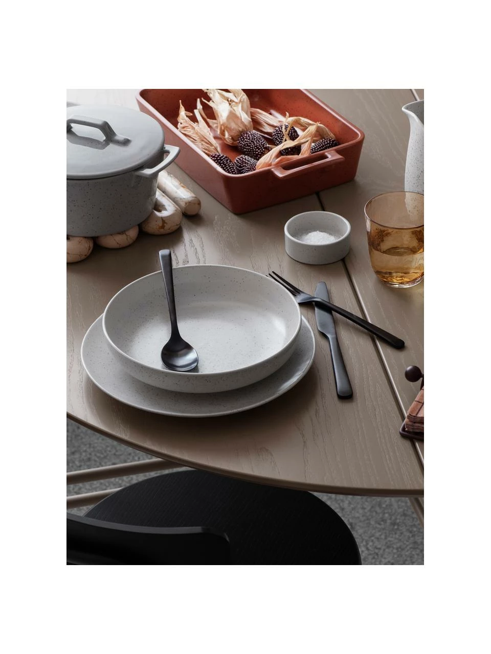 Broste Copenhagen Assiette plate rustique grès cérame faite main blanc crème Nordic Vanilla, 4 pièces, Ø 26 cm 4 Broste Copenhagen Assiette plate rustique grès cérame faite main blanc crème Nordic Vanilla, 4 pièces, Ø 26 cm – Image 2