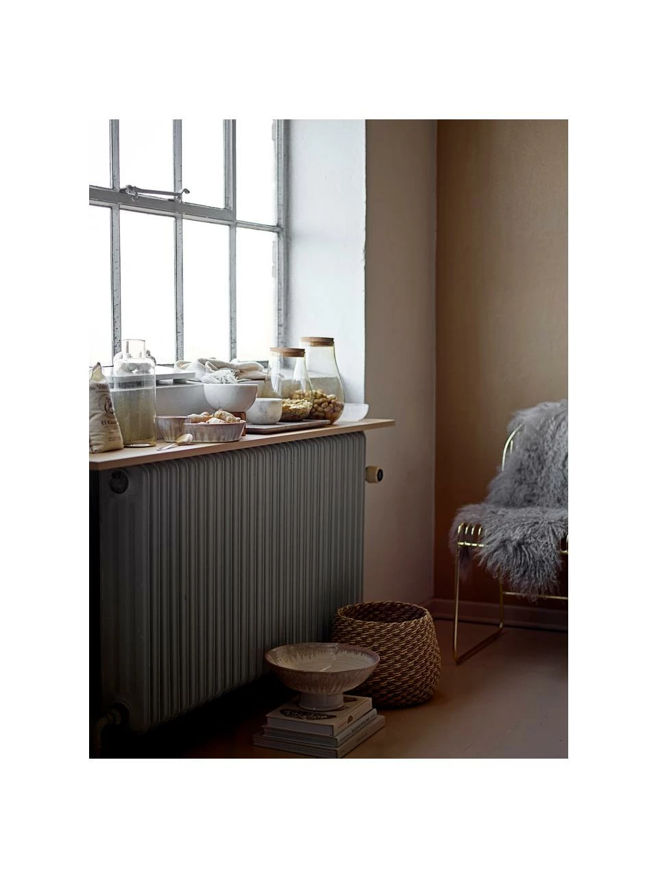 Bloomingville Bol design en grès fait main Caya, Ø 24 cm, larg. 24 x haut. 4 cm 4 Bloomingville Bol design en grès fait main Caya, Ø 24 cm, larg. 24 x haut. 4 cm – Image 2