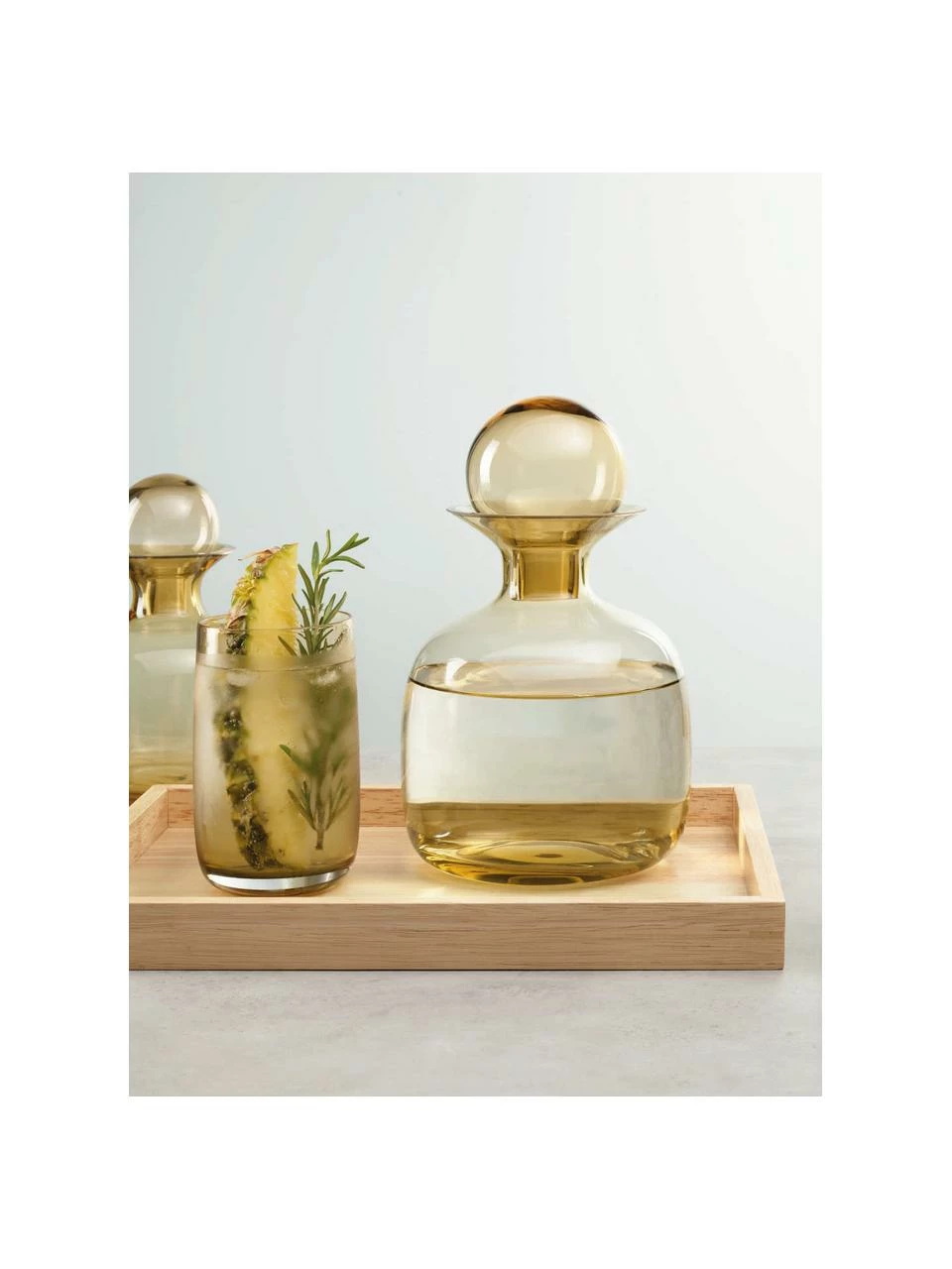 Asa Carafe ambre/transparent faite main Colored, 1,5 L, haut. 25 cm, 1,5 L 4 Asa Carafe ambre/transparent faite main Colored, 1,5 L, haut. 25 cm, 1,5 L – Image 2