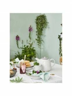 Erika Vaitkute Chemin de table en lin blanc Ruta, larg. 40 x long. 140 cm -Cuisine Soldes 2022 Chemin de table en lin blanc Ruta 5