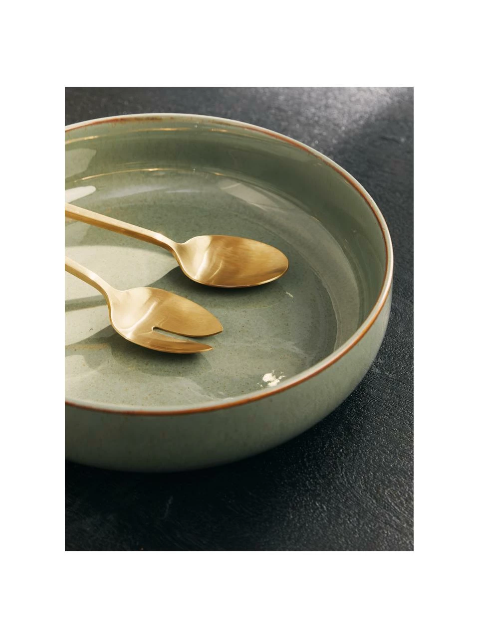 Westwing Collection Couverts à salade doré brossé mat Shine, 2 élém., Long. 24 cm 4 Westwing Collection Couverts à salade doré brossé mat Shine, 2 élém., Long. 24 cm – Image 2