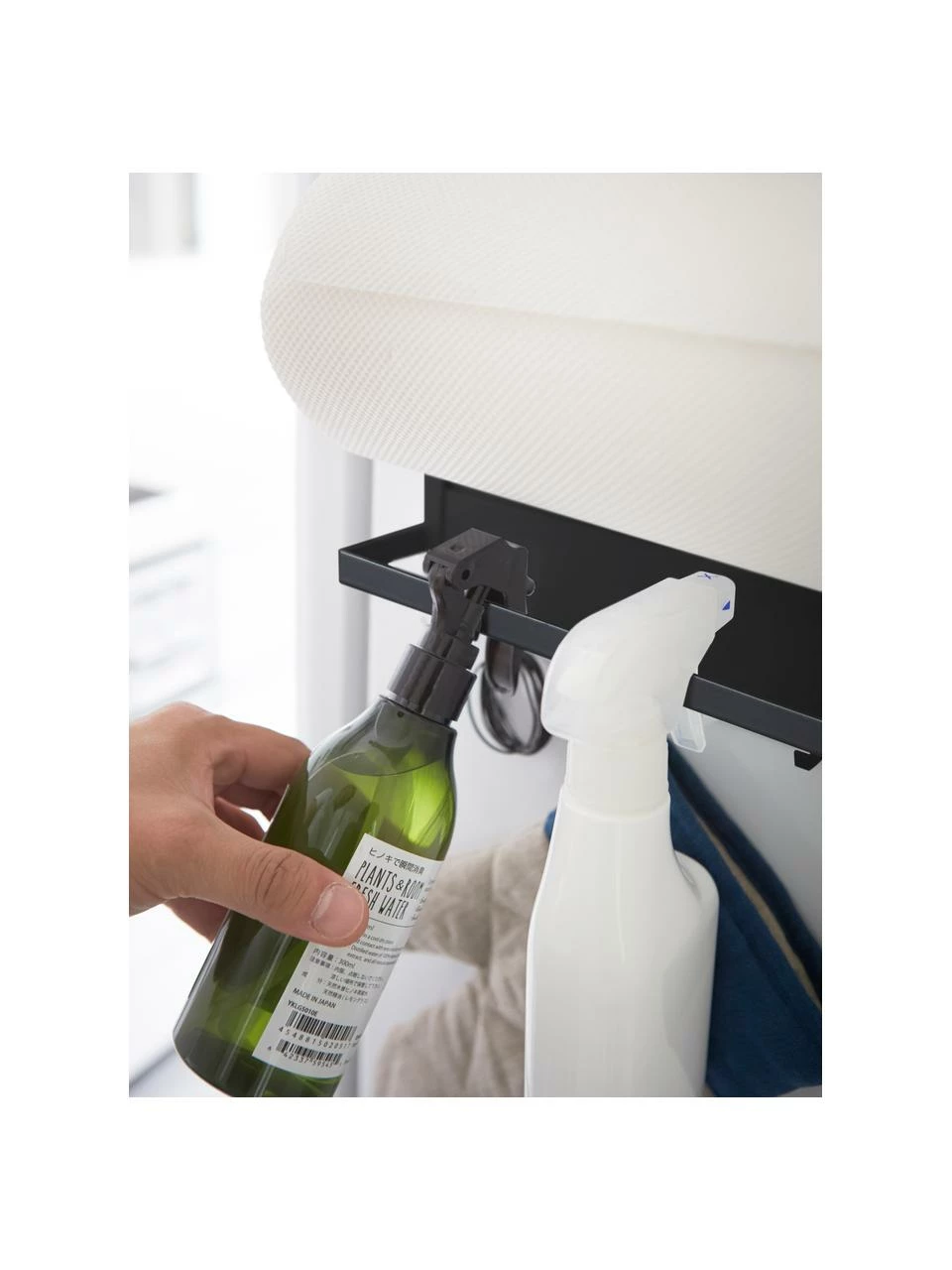 Yamazaki Étagère latérale magnétique noir Tower, larg. 25 x long. 34 cm 8 Yamazaki Étagère latérale magnétique noir Tower, larg. 25 x long. 34 cm – Image 6