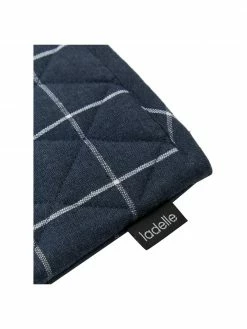 Ladelle Gants de four bleu marine Eco Check, 2 pièces, larg. 18 x long. 33 cm -Cuisine Soldes 2022 Gants de four bleu marine Eco Check 2 pieces 3