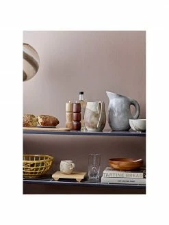 Bloomingville Grand pichet émaillé à la main Taupe, 3 l, Ø 16 x haut. 24 cm, 3 lDisponibilité limitée -Cuisine Soldes 2022 Grand pichet emaille a la main Taupe 3 l 5