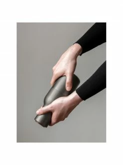 Menu Moulin à épices design Bottle Grinder, 2 élém., Ø 8 x haut. 21 cmDisponibilité limitée 13 Menu Moulin à épices design Bottle Grinder, 2 élém., Ø 8 x haut. 21 cmDisponibilité limitée -Cuisine Soldes 2022 Moulin a epices design Bottle Grinder 2 elem 34