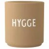 Design Letters Mug design en porcelaine beige HYGGE, Ø 8 cm x haut. 9 cm, 250 ml -Cuisine Soldes 2022 Mug design en porcelaine beige HYGGE