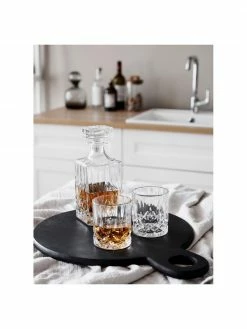 Bloomingville Planche à découper en bois noir Hola, Ø 36 cm, larg. 36 x long. 46 cm -Cuisine Soldes 2022 Planche a decouper en bois noir Hola O 36 cm 3