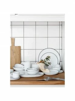 Broste Copenhagen Plat de service porcelaine fait main avec bord noir Salt, 20 x 30&nbsp;cm, larg. 20 x long. 30 cm -Cuisine Soldes 2022 Plat de service porcelaine fait main avec bord noir Salt 20 x 30 cm 3