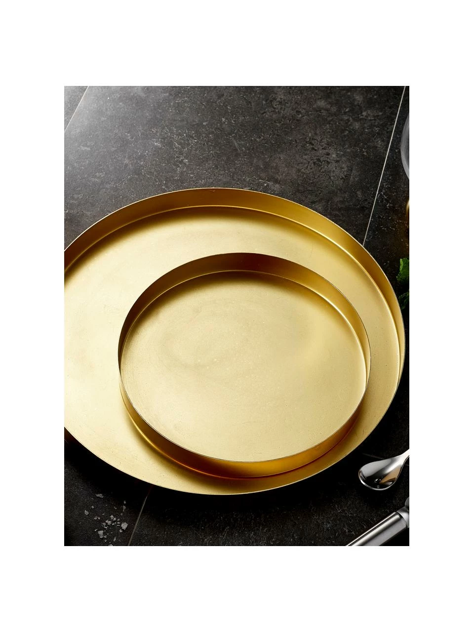 Ladelle Plateaux de service ronds Aurora, 2 élém., Lot de différentes taillesSeulement 1 produit disponible 4 Ladelle Plateaux de service ronds Aurora, 2 élém., Lot de différentes taillesSeulement 1 produit disponible – Image 2