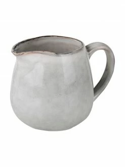Broste Copenhagen Pot &agrave; lait en gr&egrave;s fait main Nordic Sand, 300&nbsp;ml, Ø 12 x haut. 9 cm -Cuisine Soldes 2022 Pot a lait en gres fait main Nordic Sand 300 ml 3