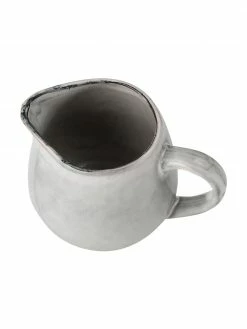 Broste Copenhagen Pot &agrave; lait en gr&egrave;s fait main Nordic Sand, 300&nbsp;ml, Ø 12 x haut. 9 cm -Cuisine Soldes 2022 Pot a lait en gres fait main Nordic Sand 300 ml 4
