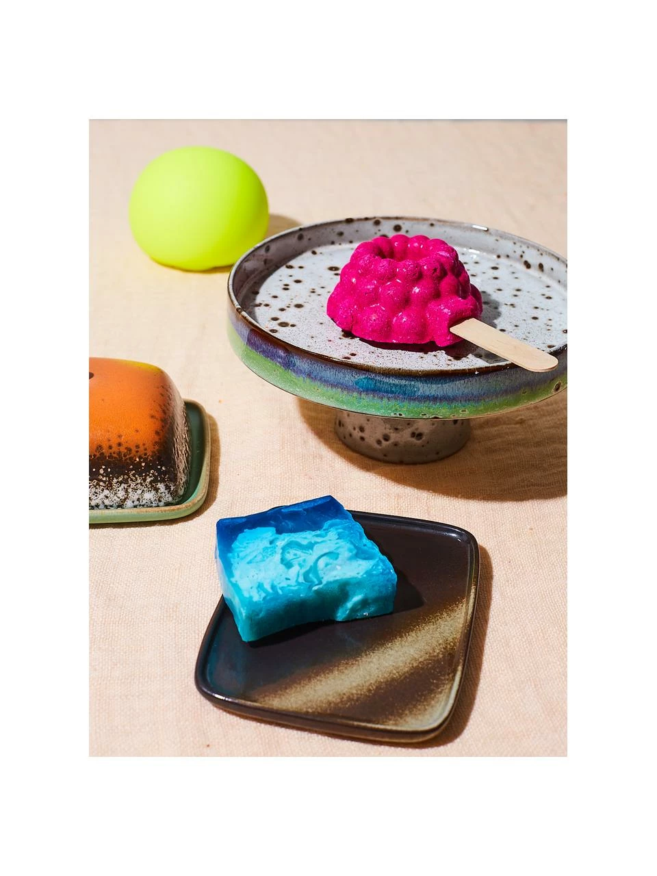 HKliving Présentoir à gâteau artisanal style rétro 70's, Ø21 cm, Ø 21 x haut. 10 cm 4 HKliving Présentoir à gâteau artisanal style rétro 70's, Ø21 cm, Ø 21 x haut. 10 cm – Image 2