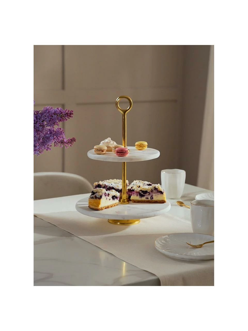 Bloomingville Présentoir à gâteaux marbre Abha, Ø 31 x haut. 36 cm 6 Bloomingville Présentoir à gâteaux marbre Abha, Ø 31 x haut. 36 cm – Image 4