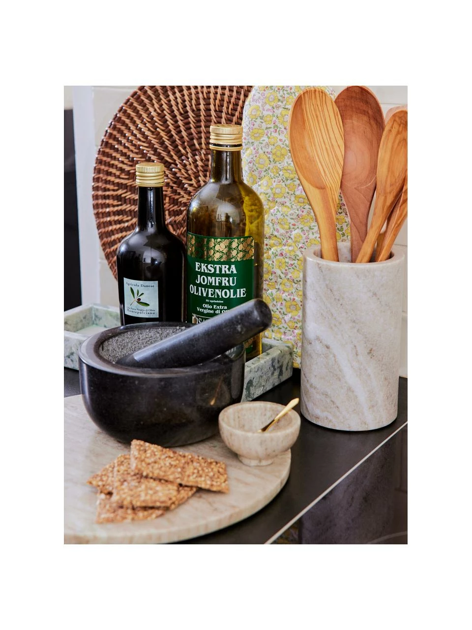 Rafraîchisseur de bouteilles et boîte de rangement marbre beige Riva, Ø 10 x haut. 17 cm 4 Rafraîchisseur de bouteilles et boîte de rangement marbre beige Riva, Ø 10 x haut. 17 cm – Image 2