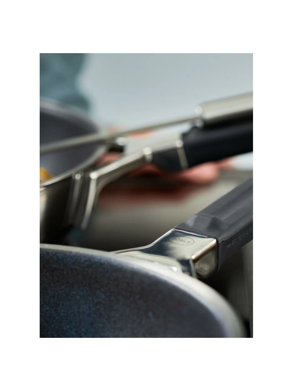 Sauteuse inox avec revêtement anti-adhésif Silence Pro, Ø 24 cm, Ø 24 x haut. 10 cm 7 Sauteuse inox avec revêtement anti-adhésif Silence Pro, Ø 24 cm, Ø 24 x haut. 10 cm – Image 5