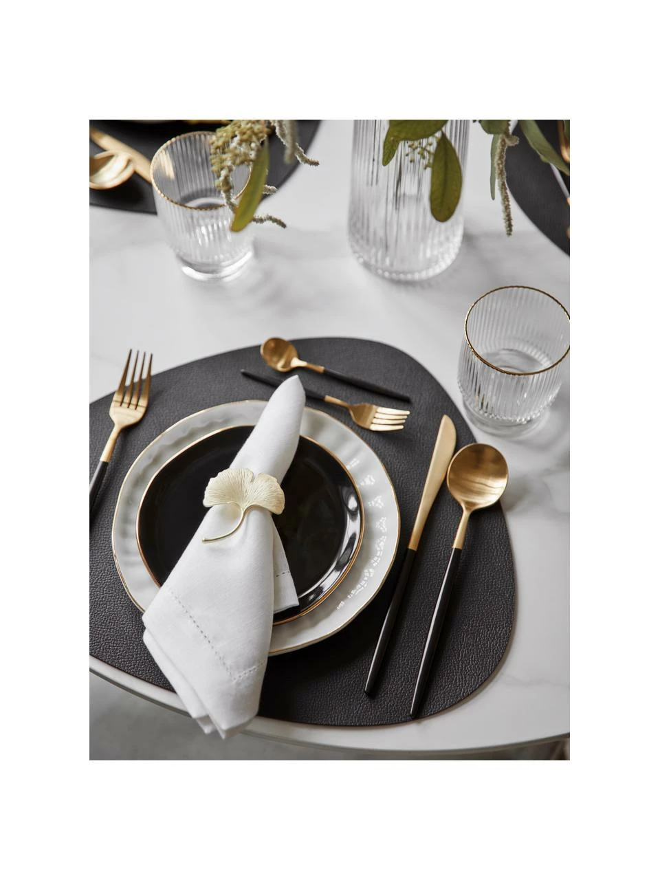 Westwing Collection Service de table porcelaine avec bord doré Sali, 4 personnes (12 élém.), 4 personnes (12 élém.) 5 Westwing Collection Service de table porcelaine avec bord doré Sali, 4 personnes (12 élém.), 4 personnes (12 élém.) – Image 4