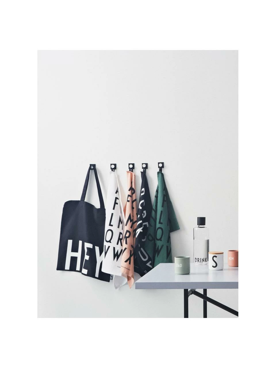 Design Letters Torchons en coton avec abécédaire Classic, 2 pièces, larg. 40 x long. 60 cm 4 Design Letters Torchons en coton avec abécédaire Classic, 2 pièces, larg. 40 x long. 60 cm – Image 2